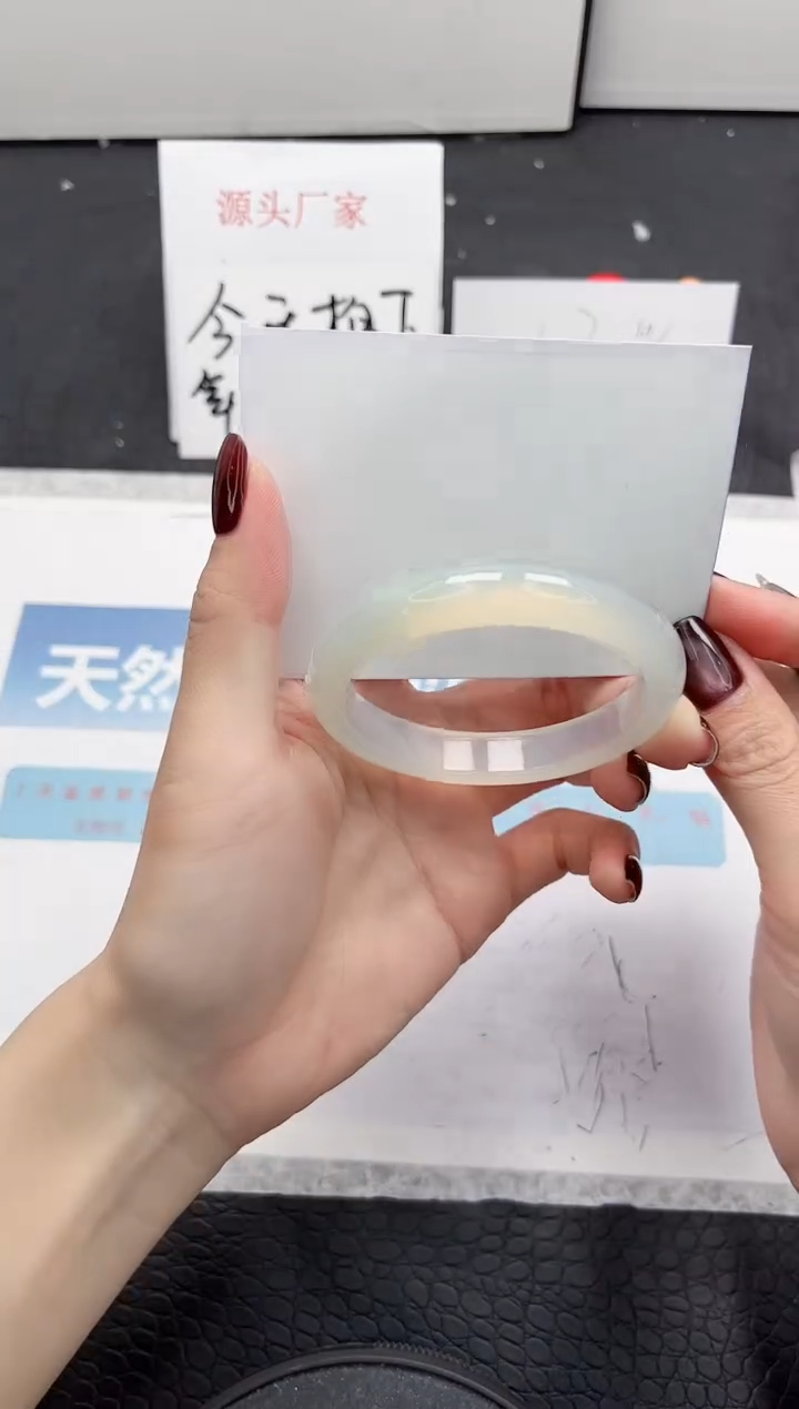 【闪购商品】石英质玉手镯未镶嵌132-54.4