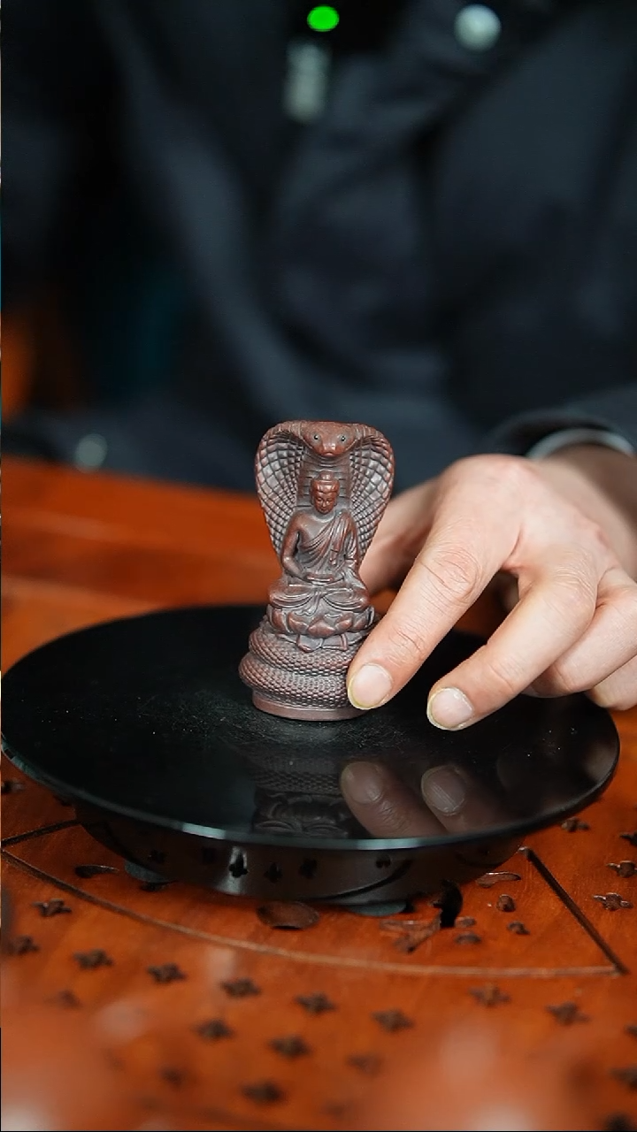 【闪购商品】紫砂茶宠古红泥刻绘蛇菩萨精品摆件实心