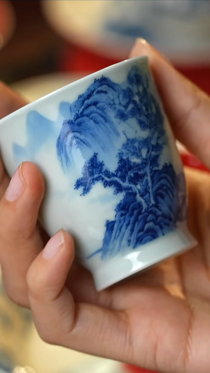 雨香斋景德镇高温纯手工手绘浅蓝山水主人杯