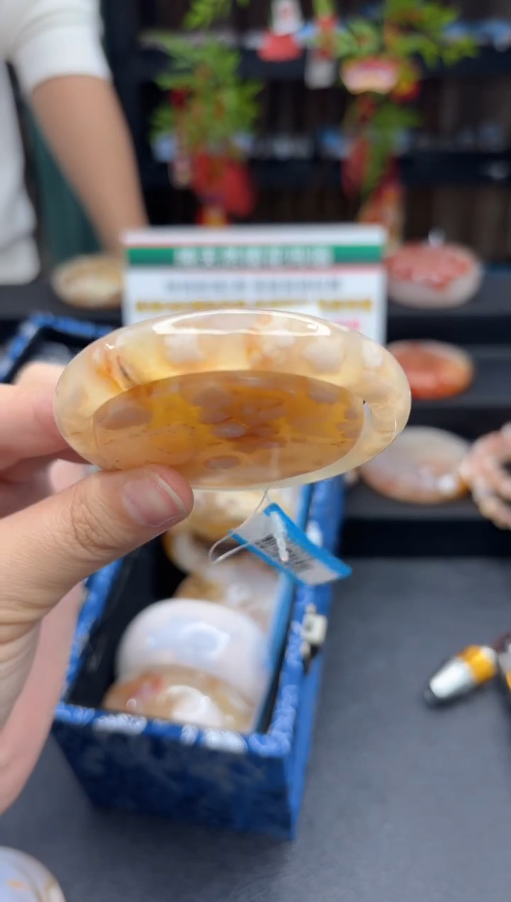 【闪购商品】石英质玉手镯未镶嵌142（54圈赠送镯心）