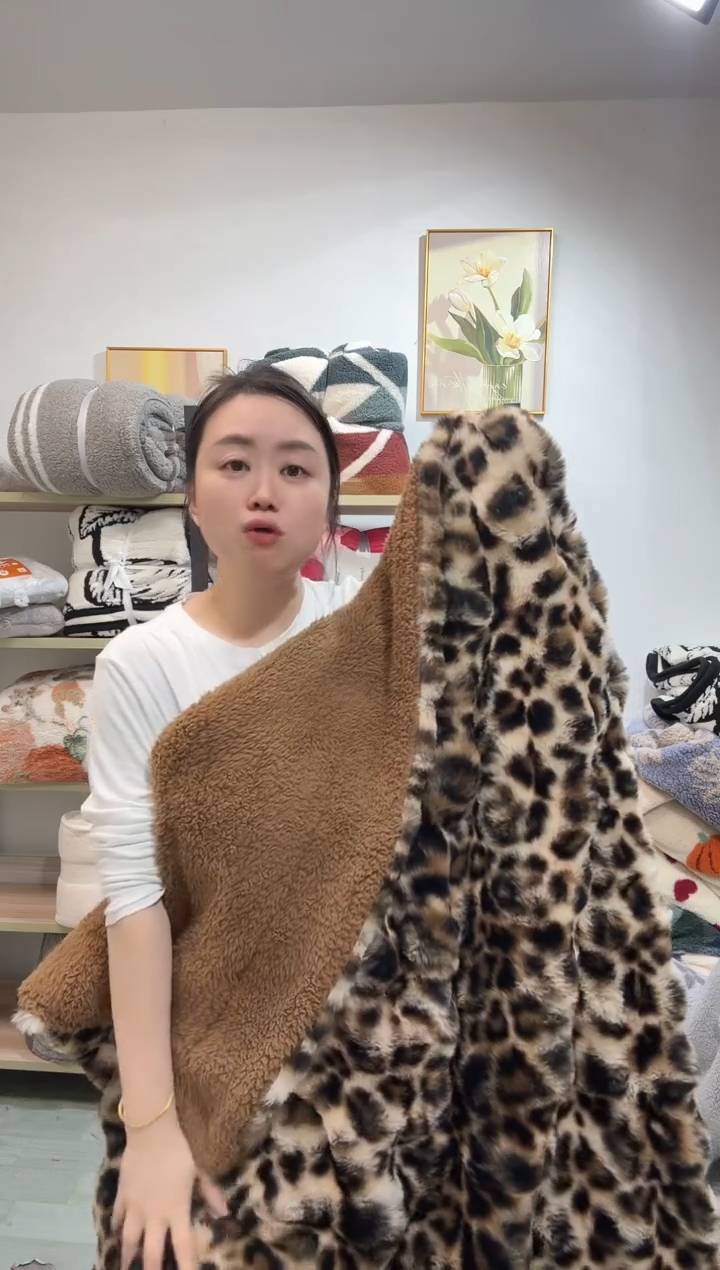 聚酯纤维127*152豹纹兔兔