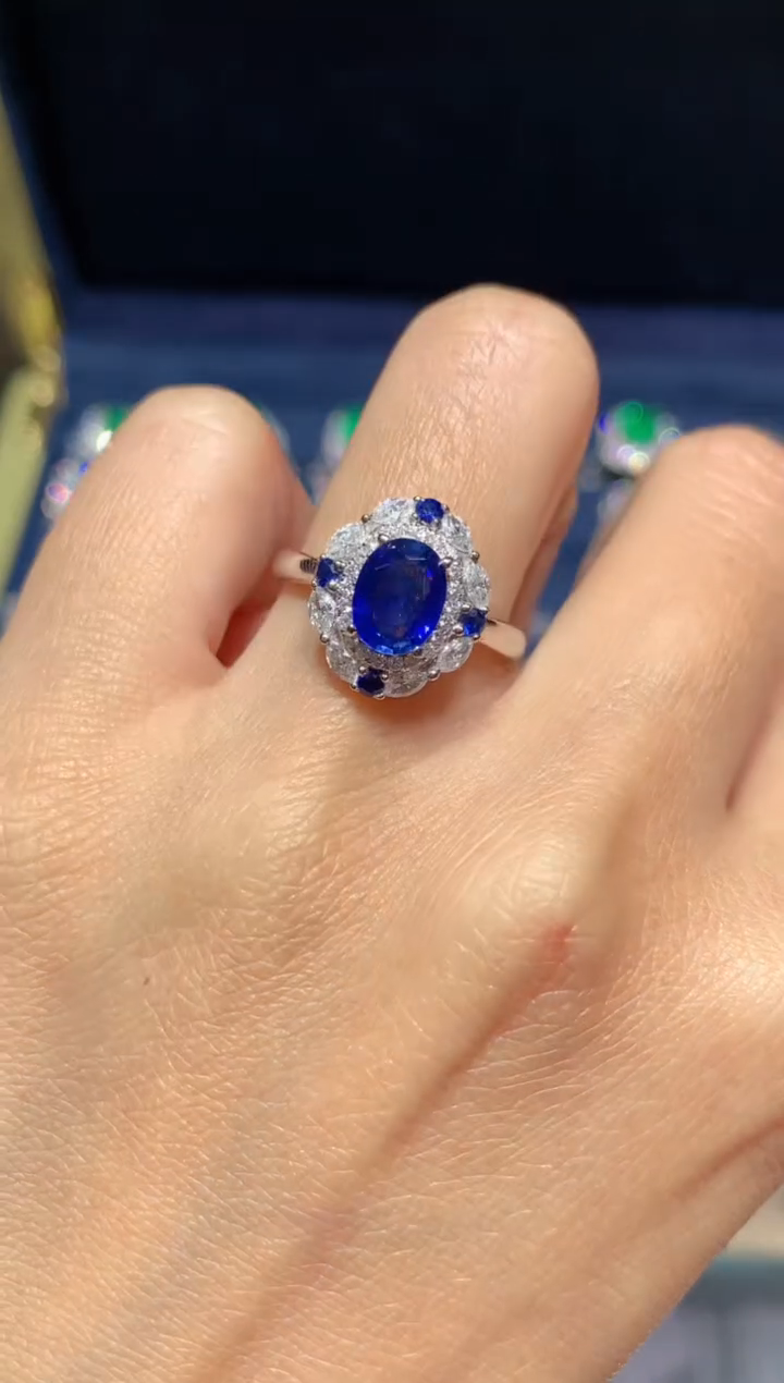 【闪购商品】蓝宝石戒指18K金镶嵌1.26CT