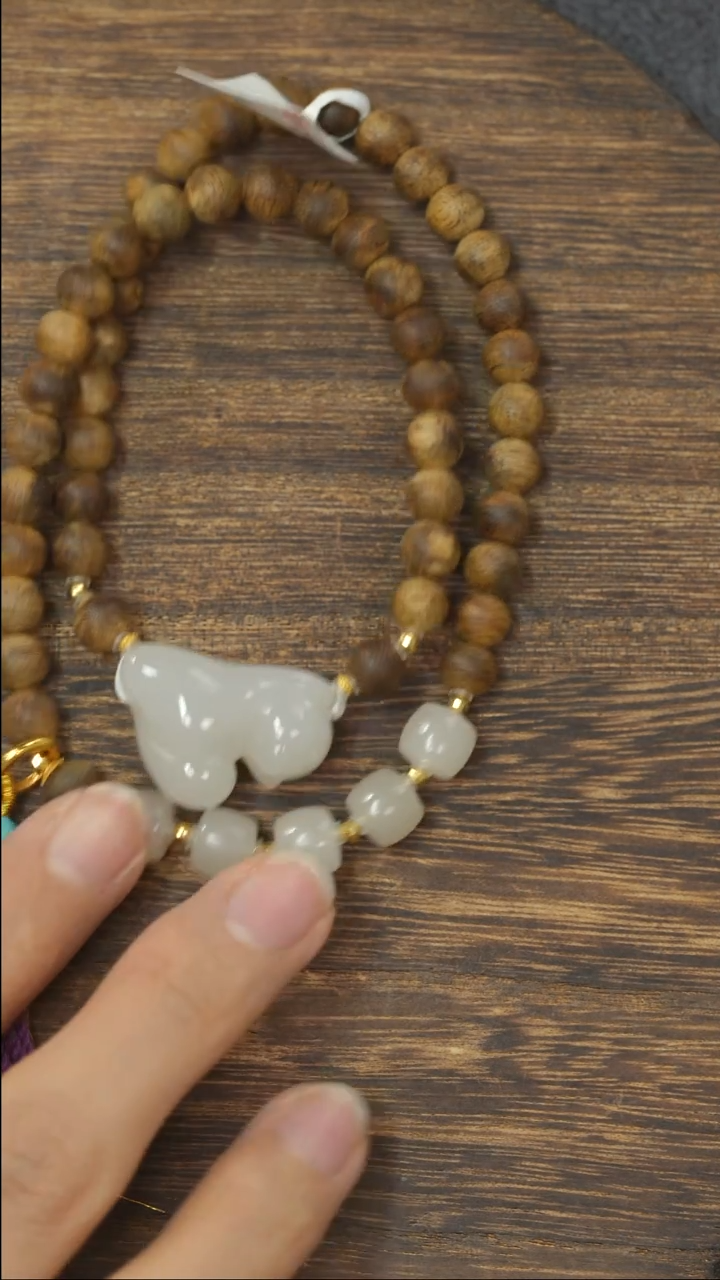 和田玉未镶嵌珠宝奇石1