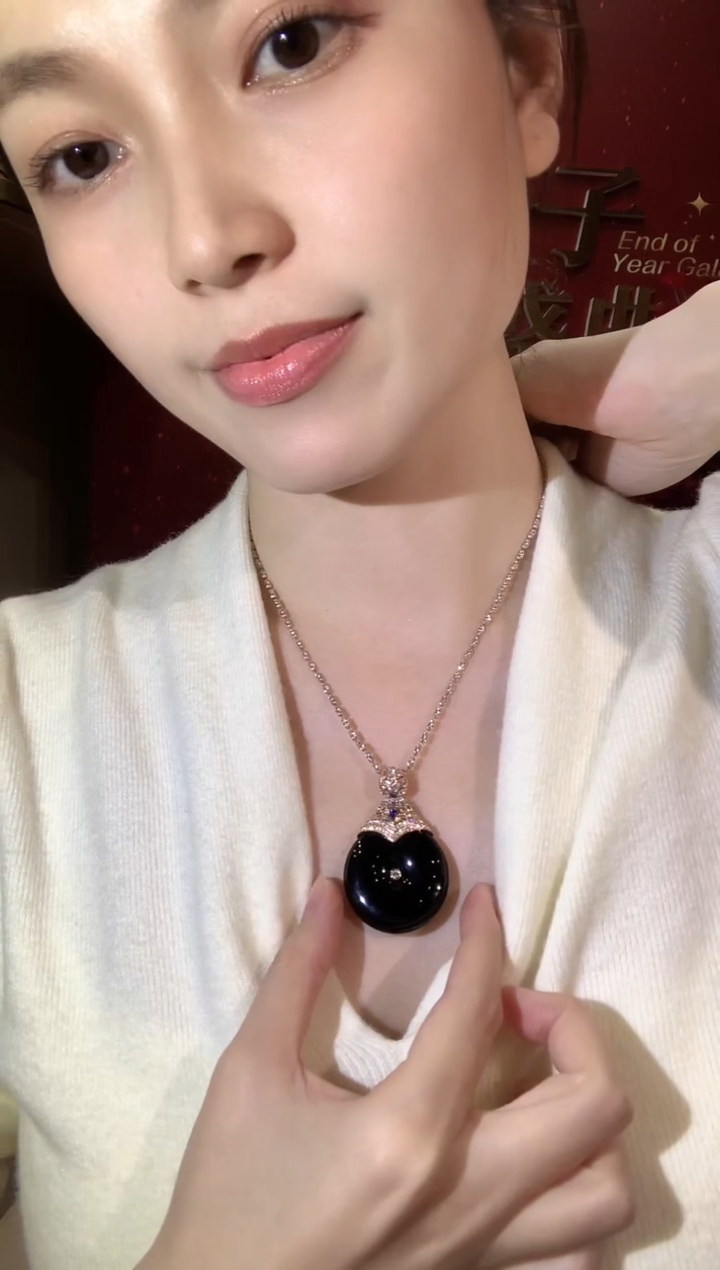 吊坠(不含链)18K金镶嵌翡翠s****?冬日珠宝E26