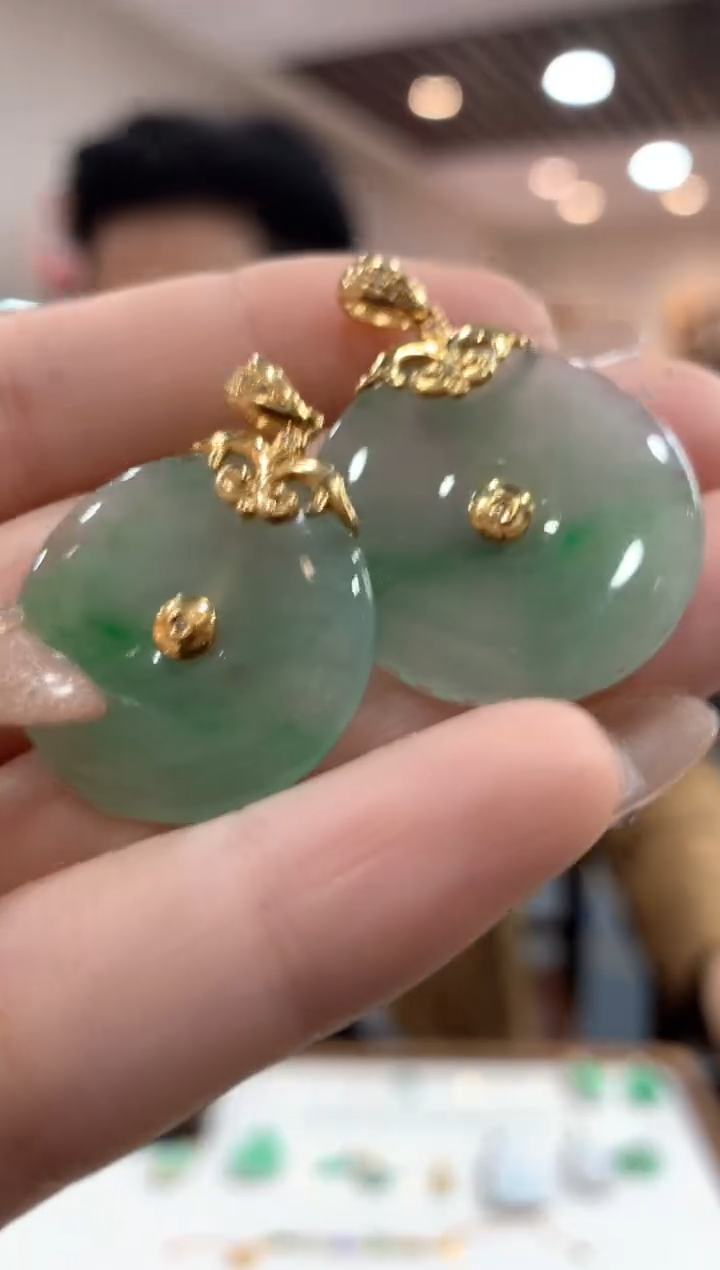 【闪购商品】翡翠吊坠(不含链)18K金镶嵌平安扣多样性发货1件