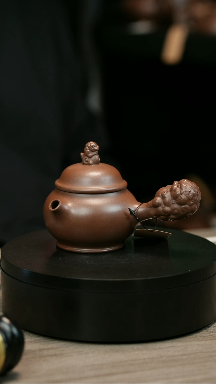 茶壶紫砂B****少H2158赵信军瑞兽唐羽