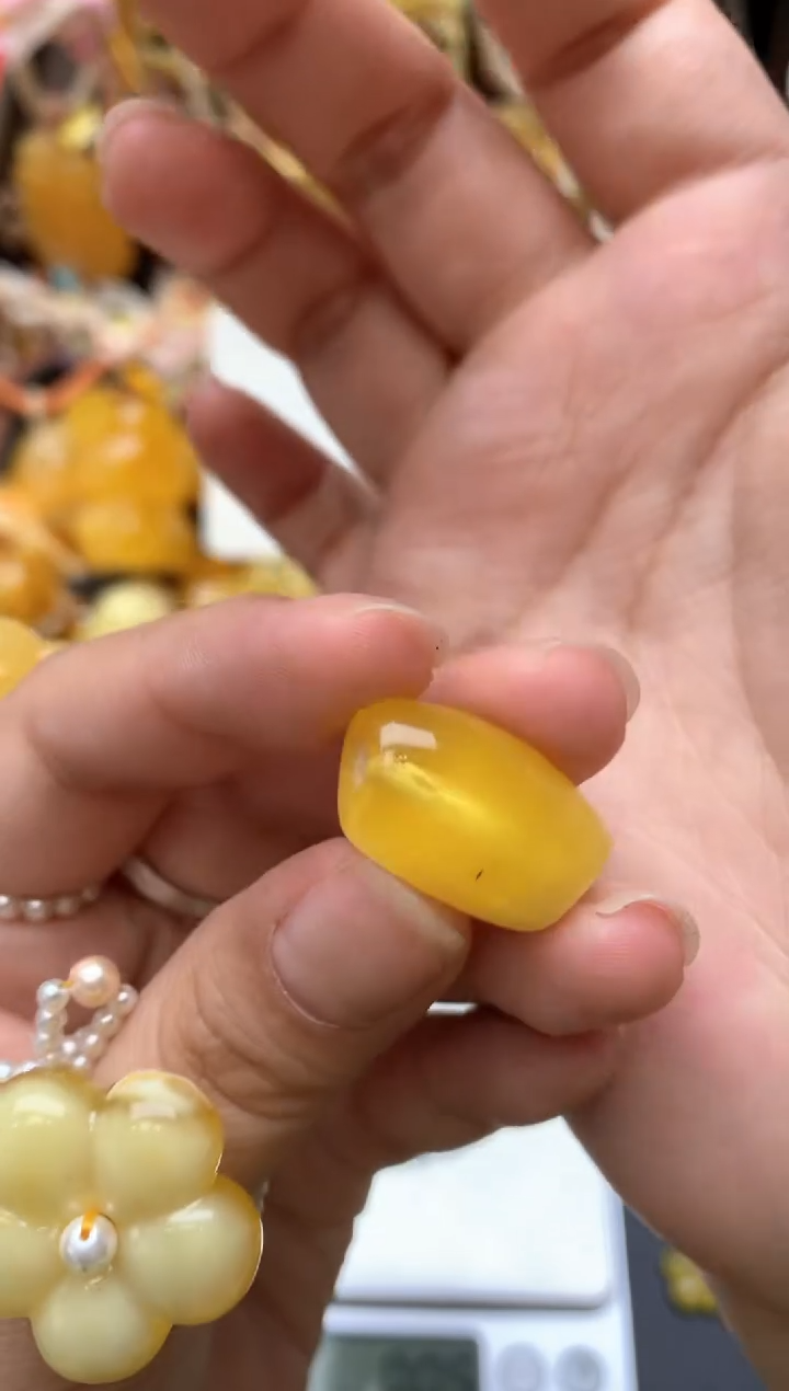 【闪购商品】未镶嵌琥珀珠宝奇石072琥珀蜜蜡花粉有纹小坑介意勿拍