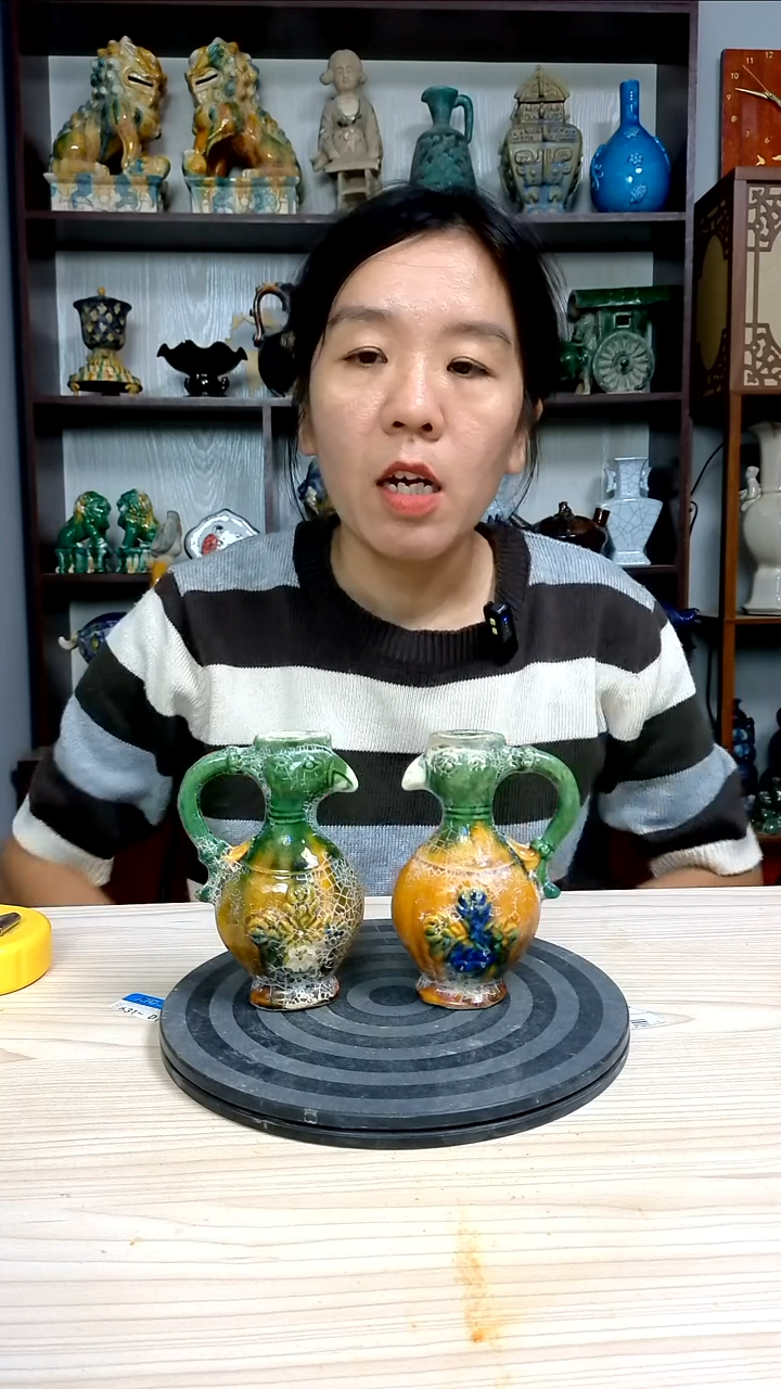 经典一对2个精美复古风格瓷器
