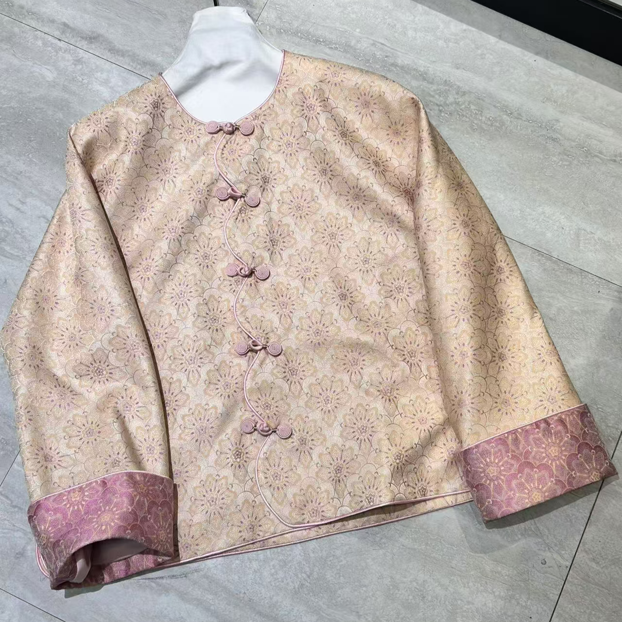 【书瑶】Ou新中式春季新款高级时尚复古重磅提花国风短款上衣女8148