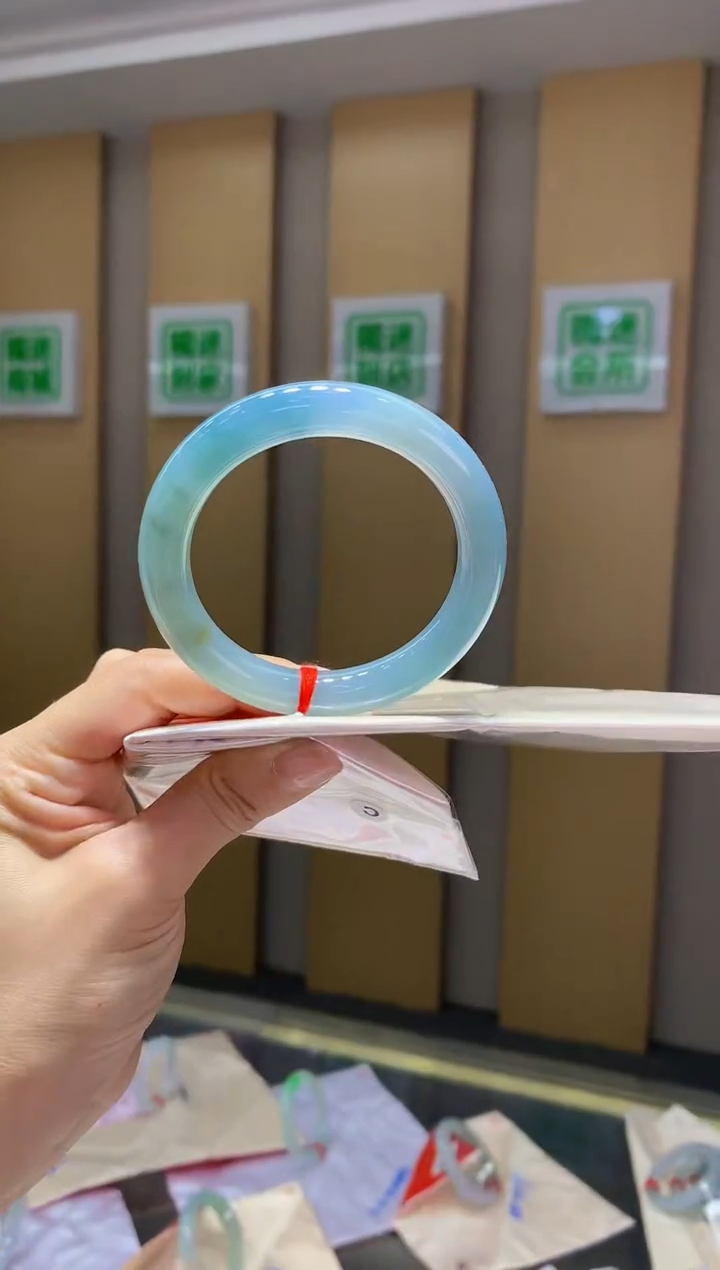 翡翠手镯未镶嵌20圈口54.5
