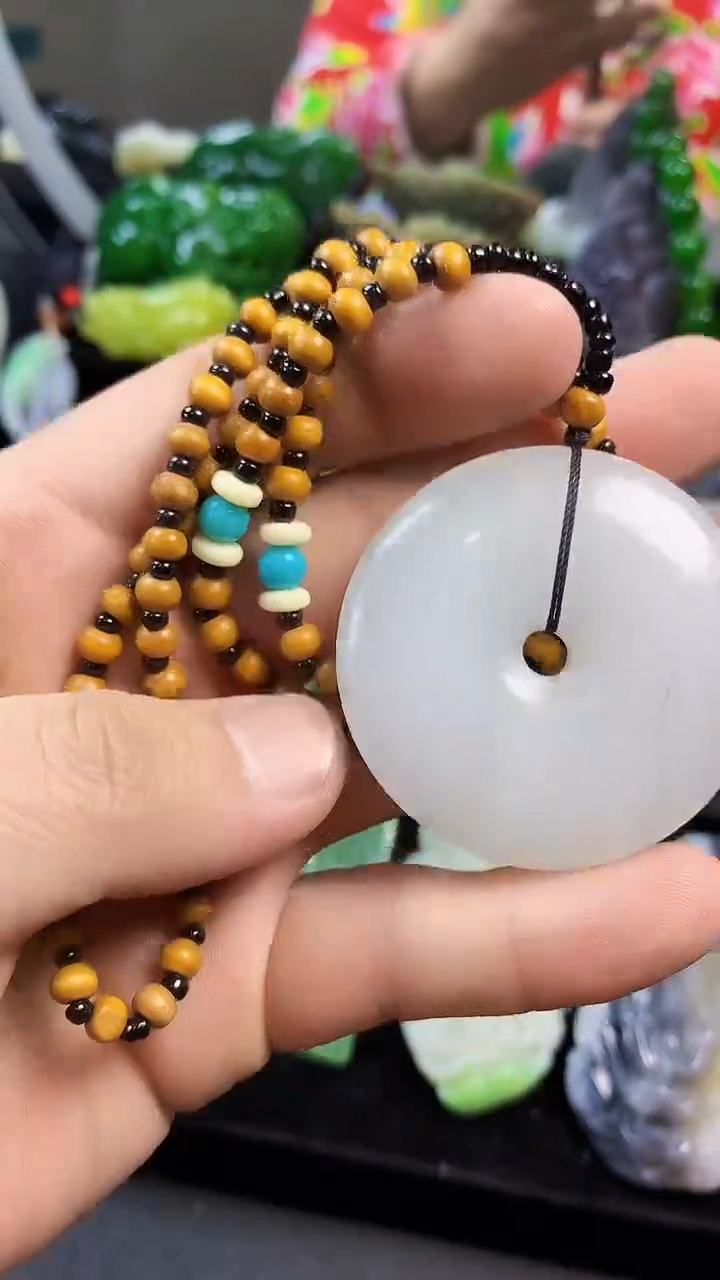 【闪购商品】石英质玉颈饰未镶嵌40