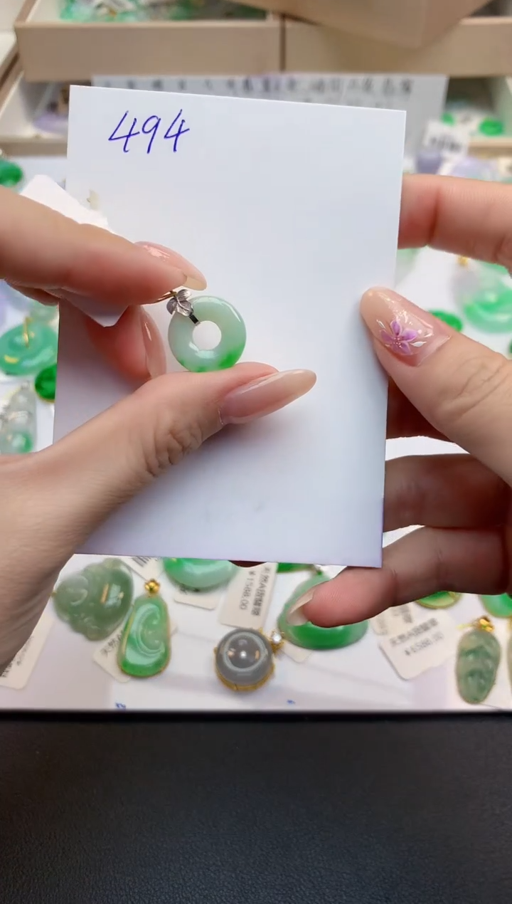 颈饰18K金镶嵌翡翠天然缅甸A货翡翠