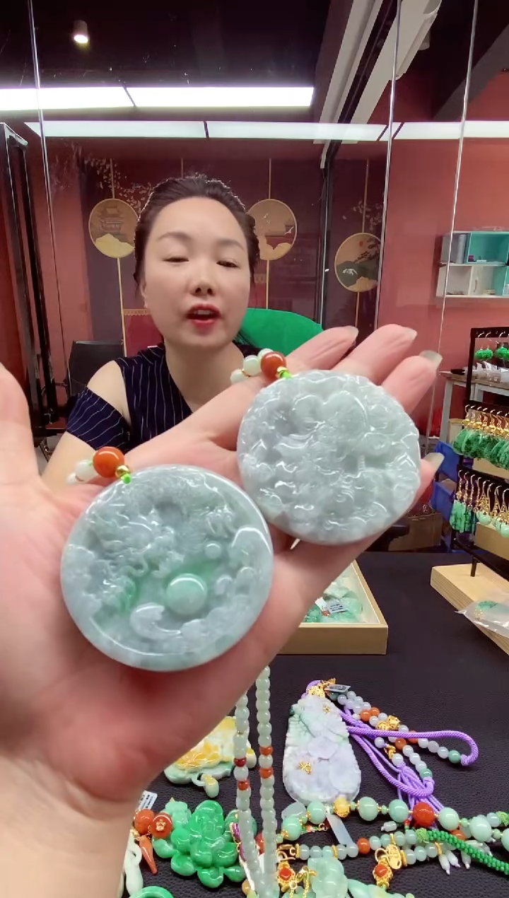翡翠未镶嵌颈饰翡翠吊坠