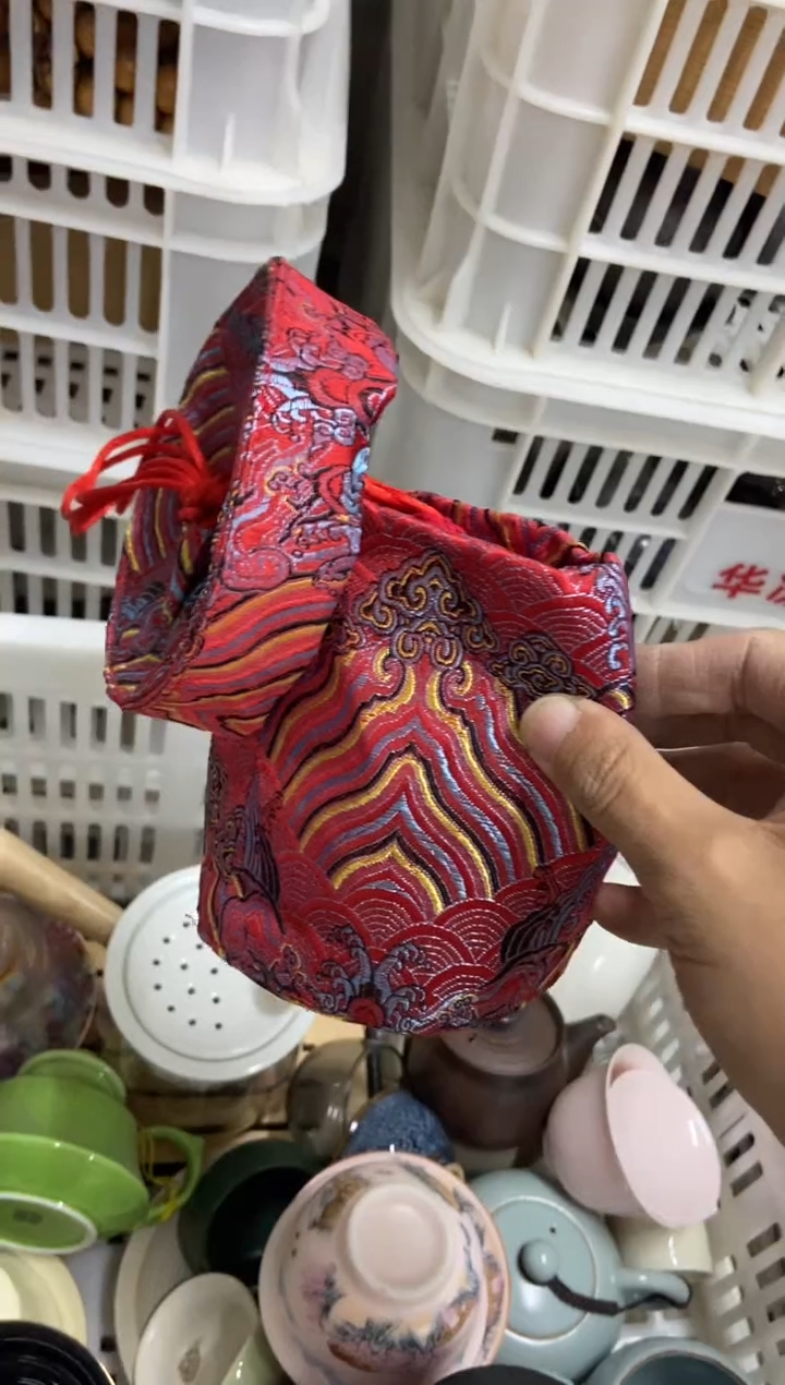 无运费险有瑕疵的摄影的产品有使用过的痕迹有点脏介意勿拍