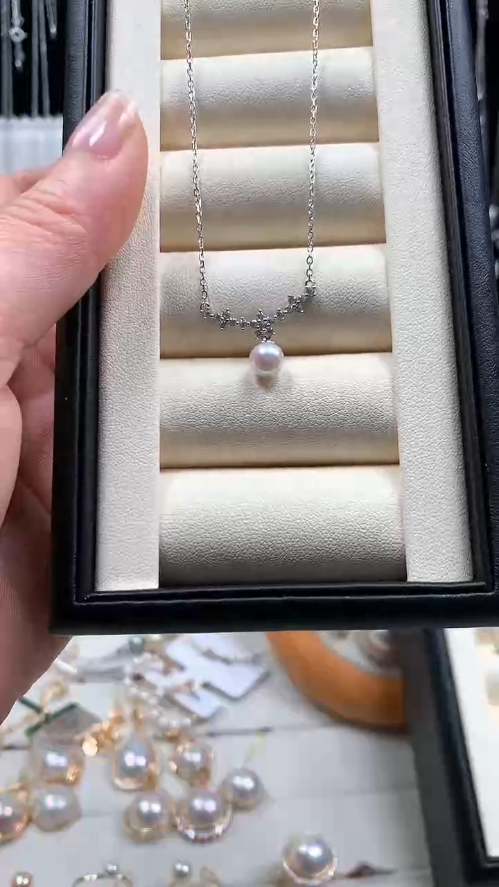 【闪购商品】海水珍珠颈饰银S925镶嵌海水珍珠仙女套链