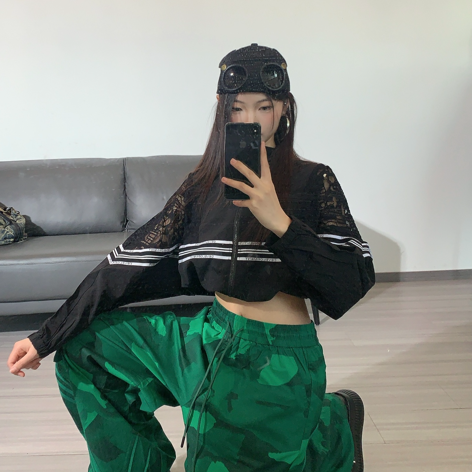 【二】十三姨潮牌春季新款休闲运动外套女拼接蕾丝防晒服短款夹克