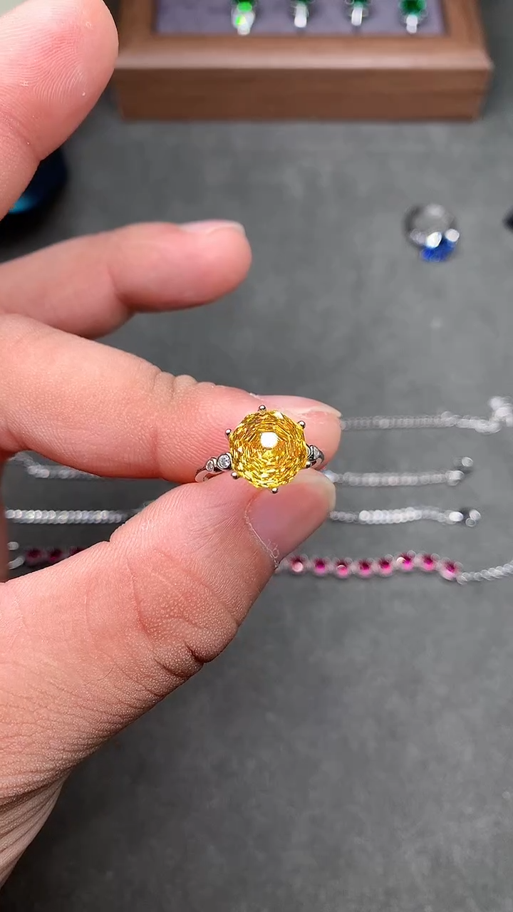 【闪购商品】彩色蓝宝石戒指银S925镶嵌............