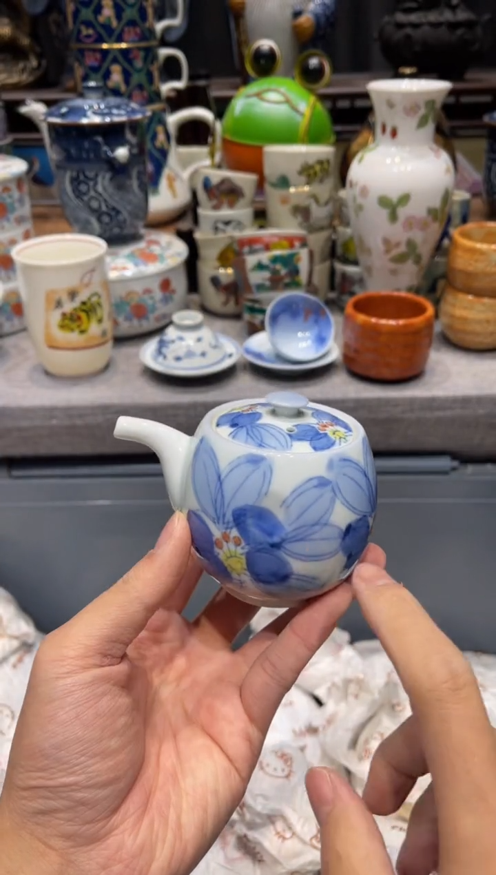 瓷片手绘青花调料壶