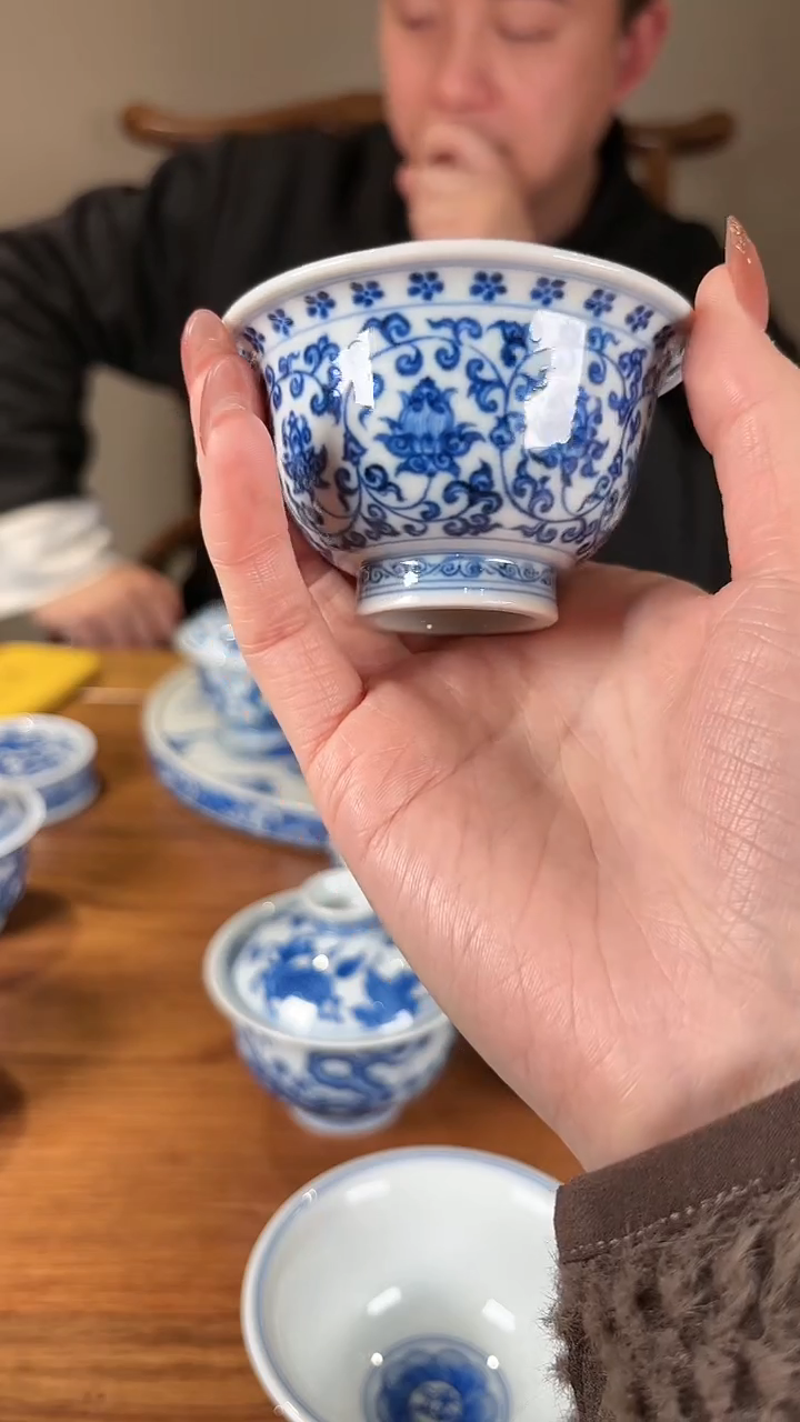 【闪购商品】杯望月怀古青花缠枝