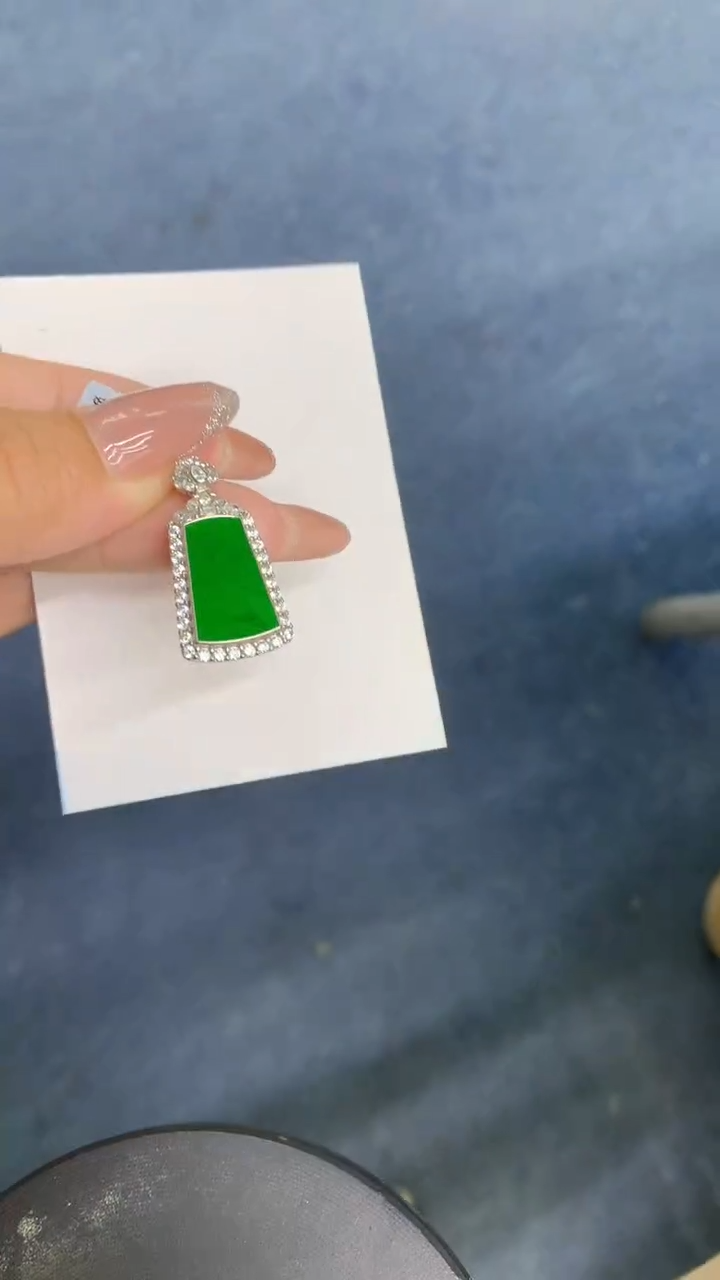 颈饰未镶嵌翡翠1