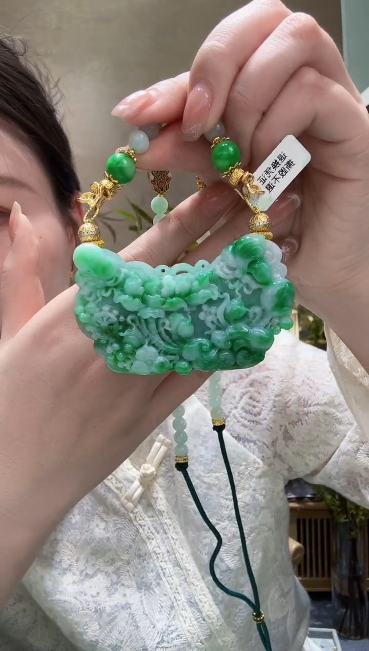 【闪购商品】翡翠未镶嵌颈饰吊坠