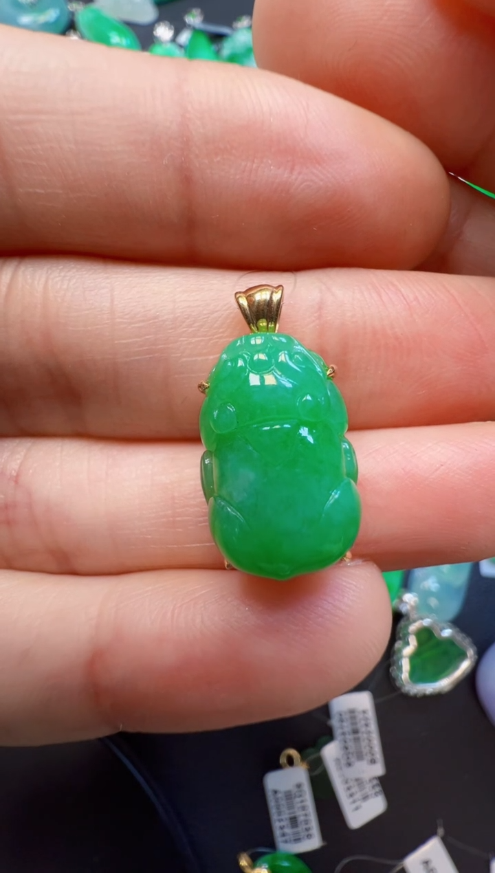 【闪购商品】翡翠吊坠(不含链)18K金镶嵌2980