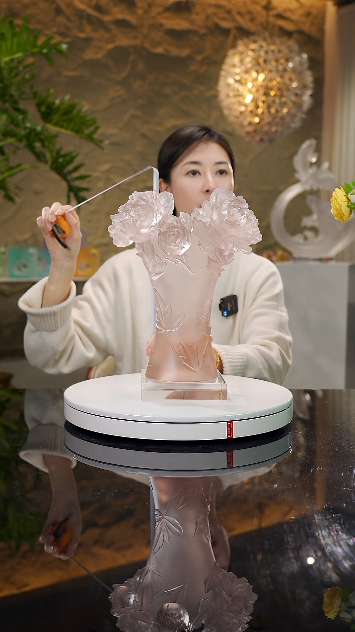 【闪购商品】瓷片设计款浅紫牡丹花瓶摆件