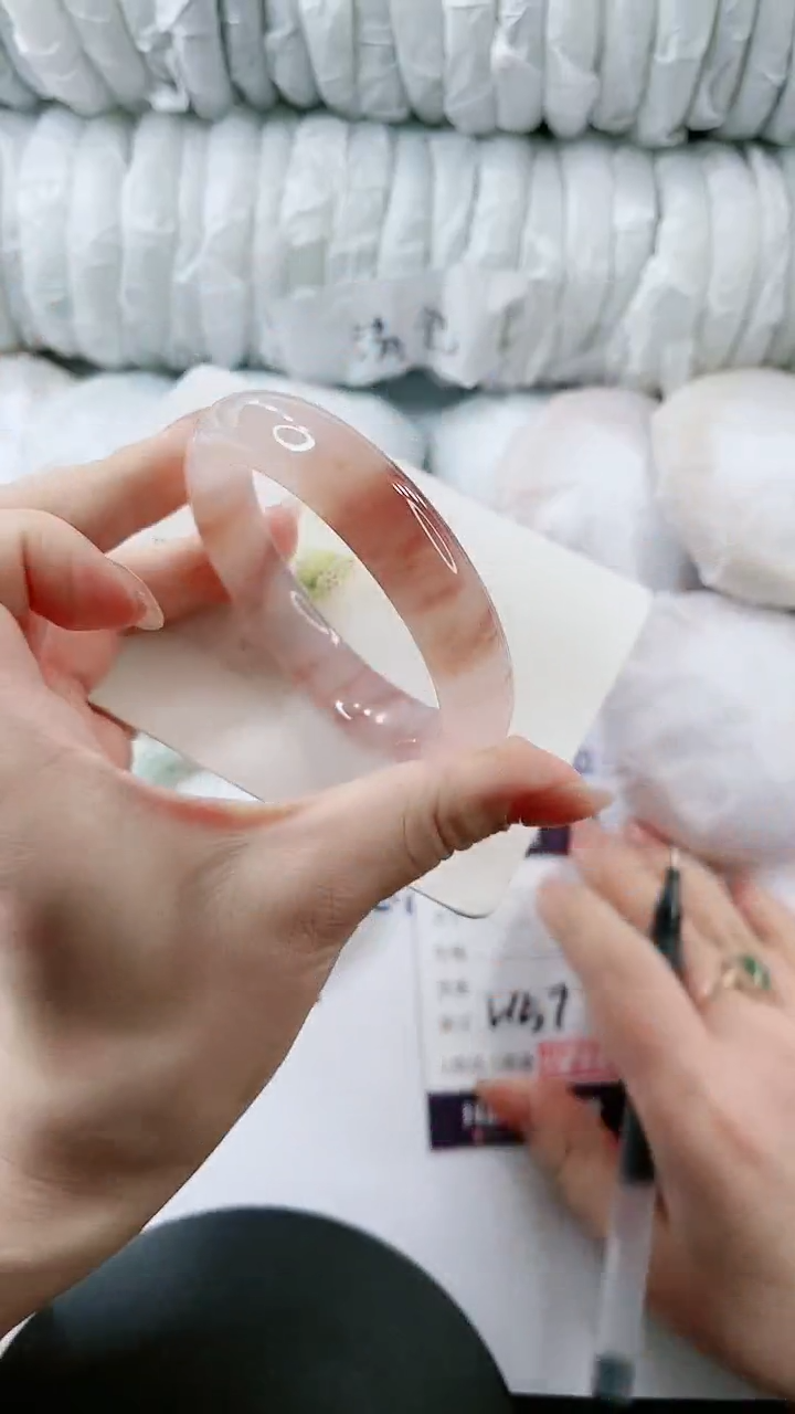 【闪购商品】石英质玉手镯未镶嵌多样性发货L157