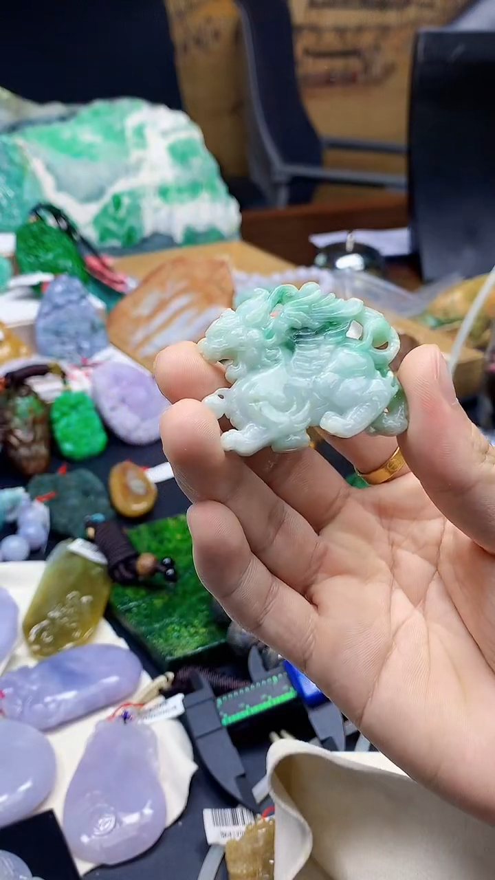颈饰未镶嵌翡翠天然A货翡翠