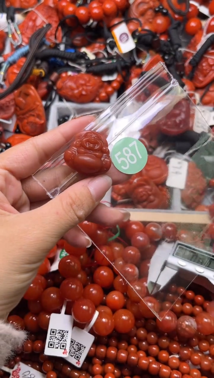 南红玛瑙未镶嵌珠宝奇石587