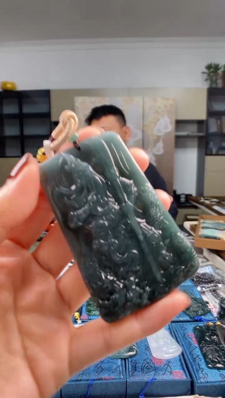 颈饰未镶嵌翡翠多样性发其一