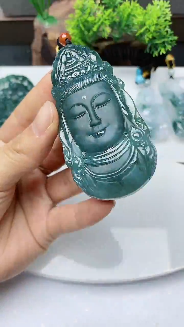 【闪购商品】翡翠颈饰未镶嵌         