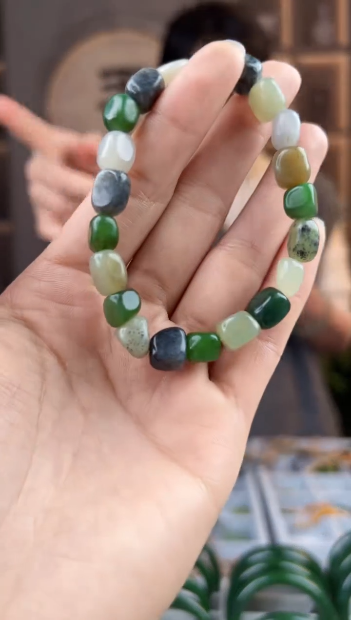 颈饰未镶嵌和田玉拍一发一，拍一发一