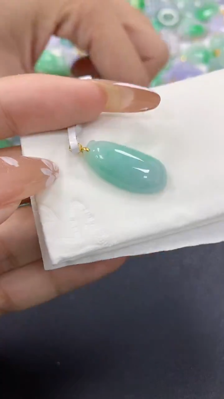 颈饰18K金镶嵌翡翠a货假一赔三支持复检百元上9元证书费自理