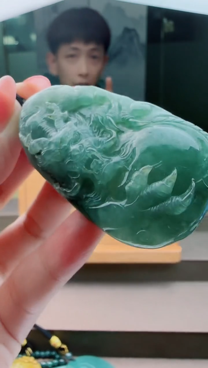 【闪购商品】翡翠颈饰未镶嵌1111111111