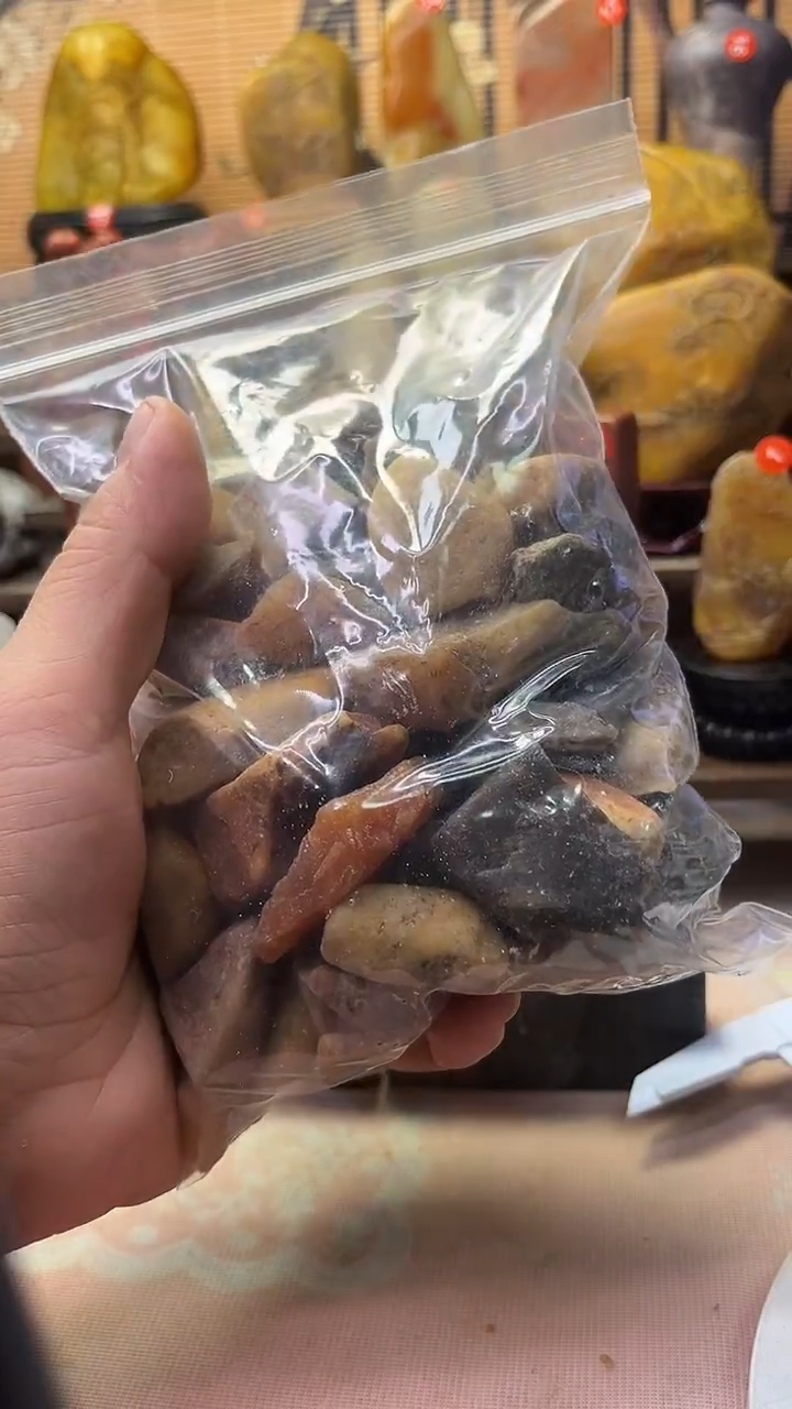 寿山石印石江***️寿山石田料溪蛋