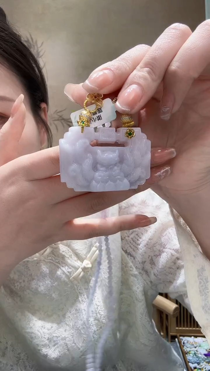 翡翠未镶嵌颈饰吊坠