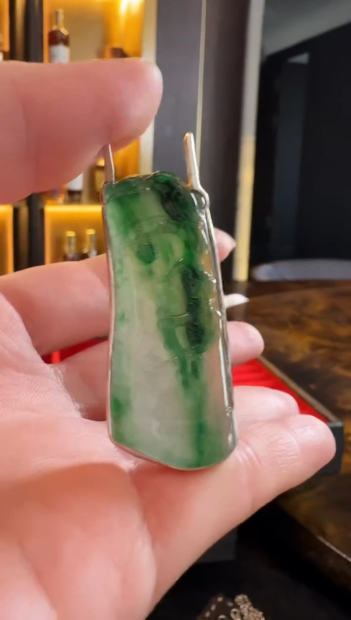 颈饰银S925镶嵌翡翠吊坠