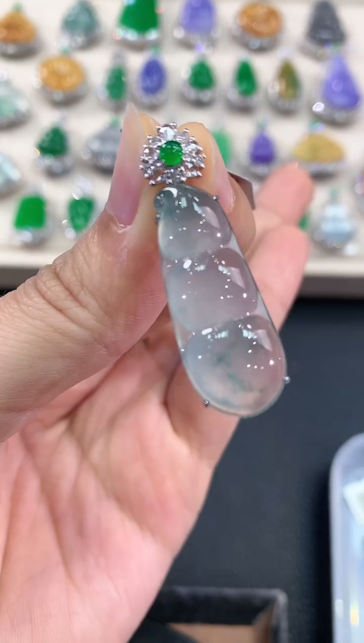 【闪购商品】翡翠吊坠(不含链)18K金镶嵌C18  