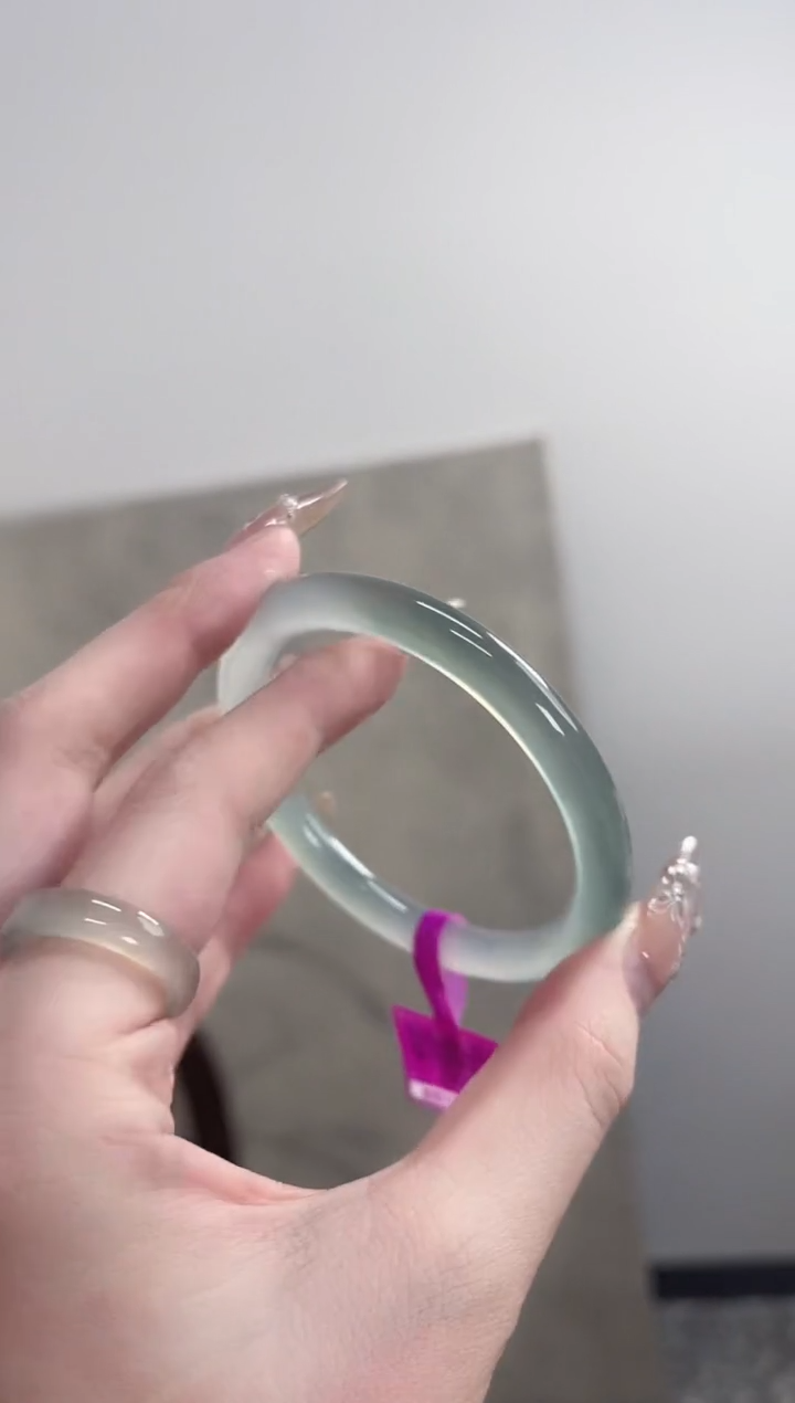 【闪购商品】玛瑙/玉髓手镯未镶嵌56-57圈 需要包容圆条