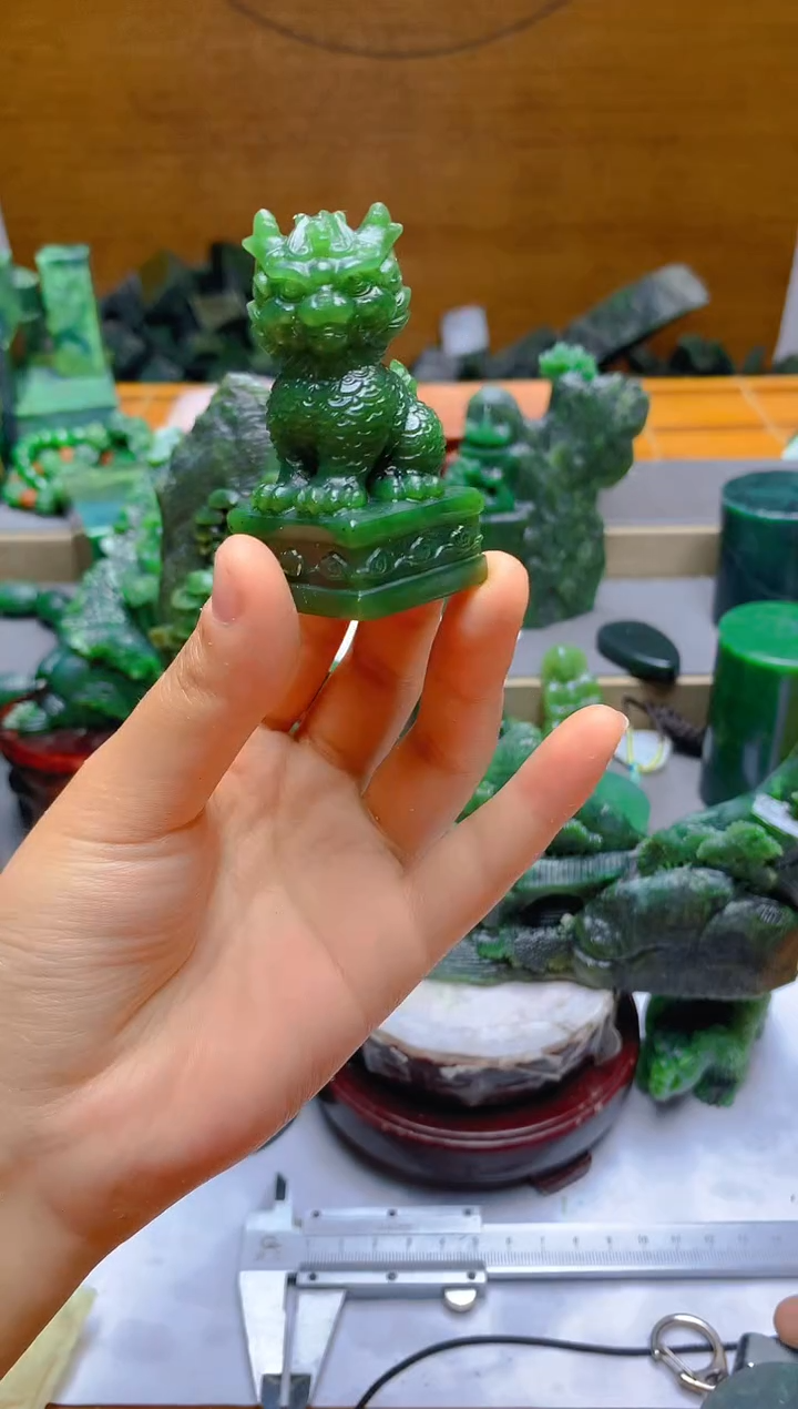 和田玉（碧玉）未镶嵌摆件1