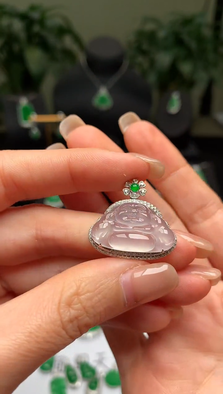 颈饰18K金镶嵌翡翠佛公