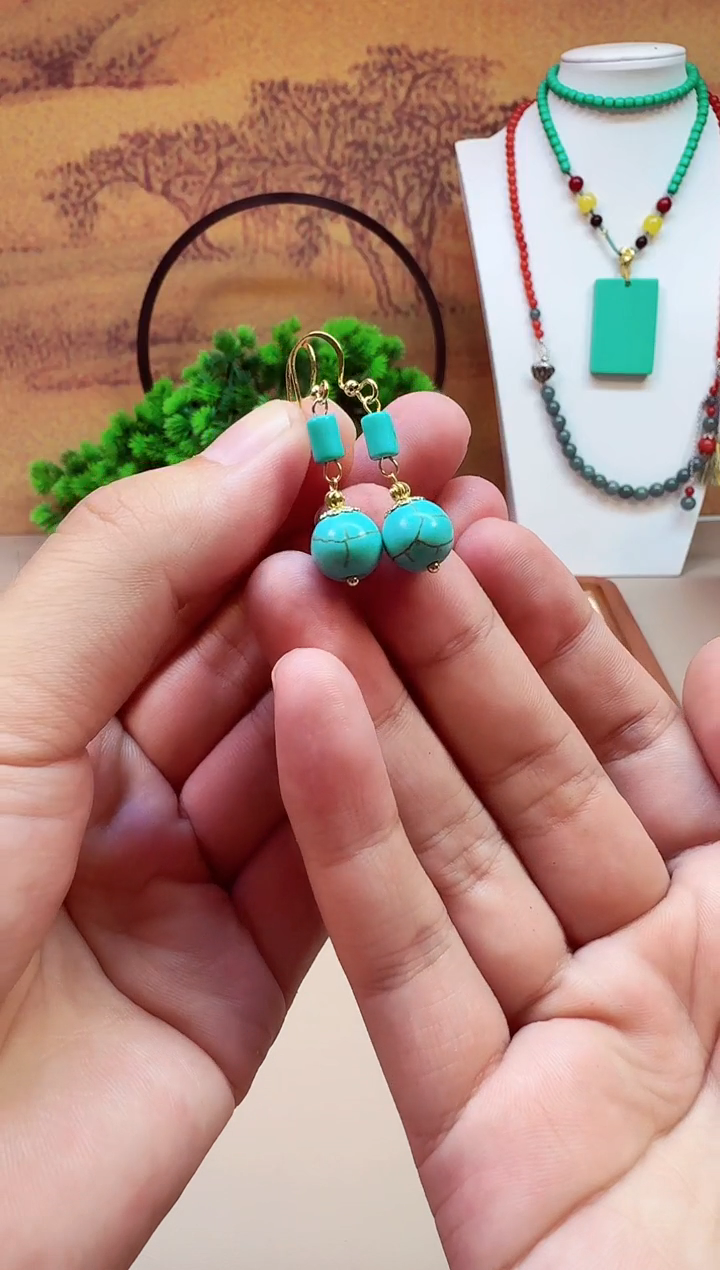 玛瑙/玉髓耳钉14K金镶嵌E411