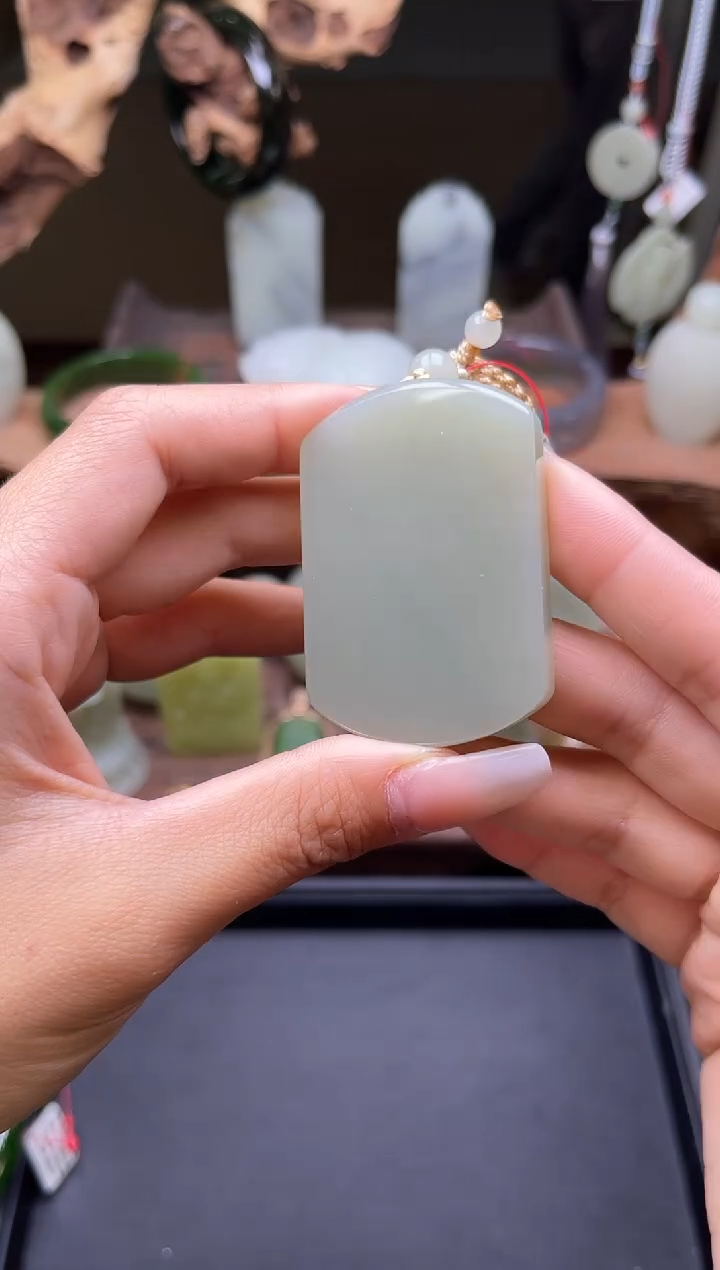 【闪购商品】和田玉吊坠未镶嵌且末青白光面无事牌31448