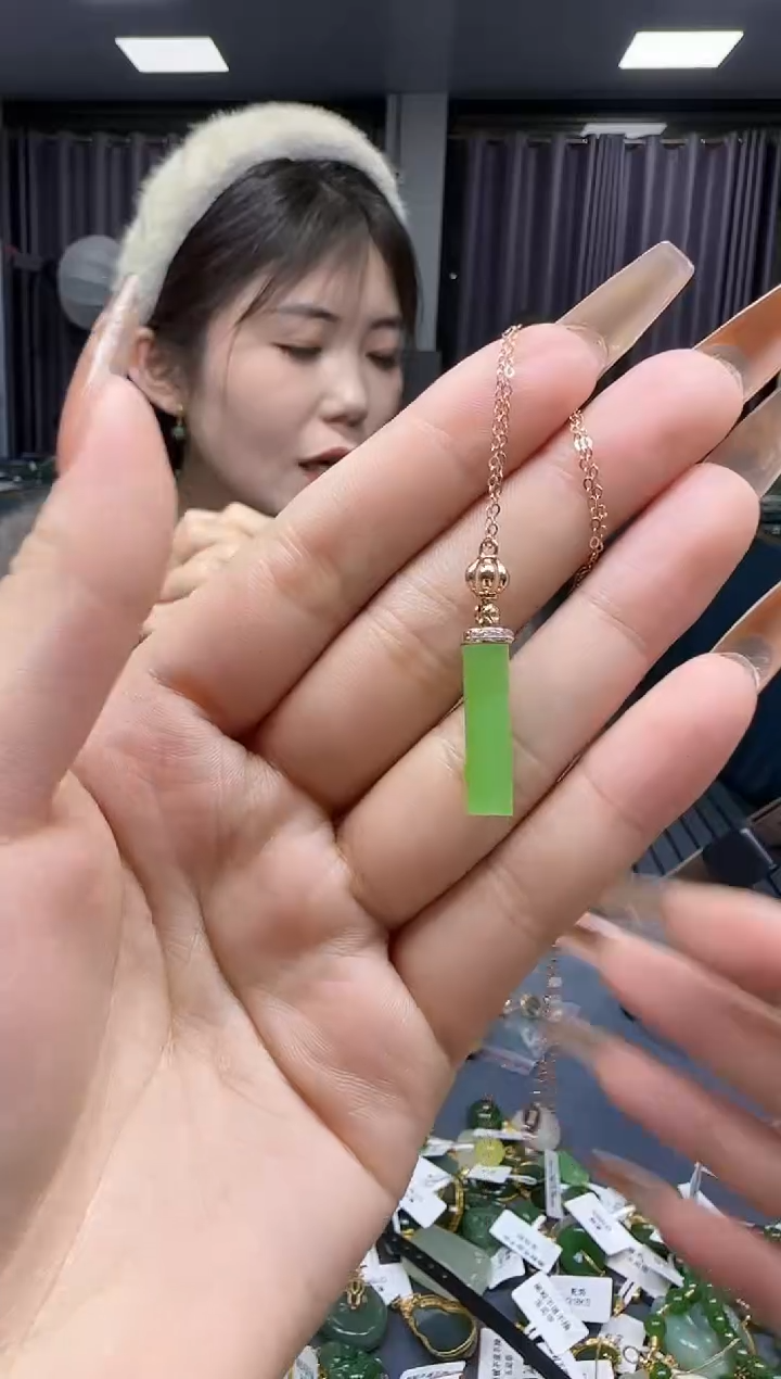 【闪购商品】和田玉耳饰18K金镶嵌1
