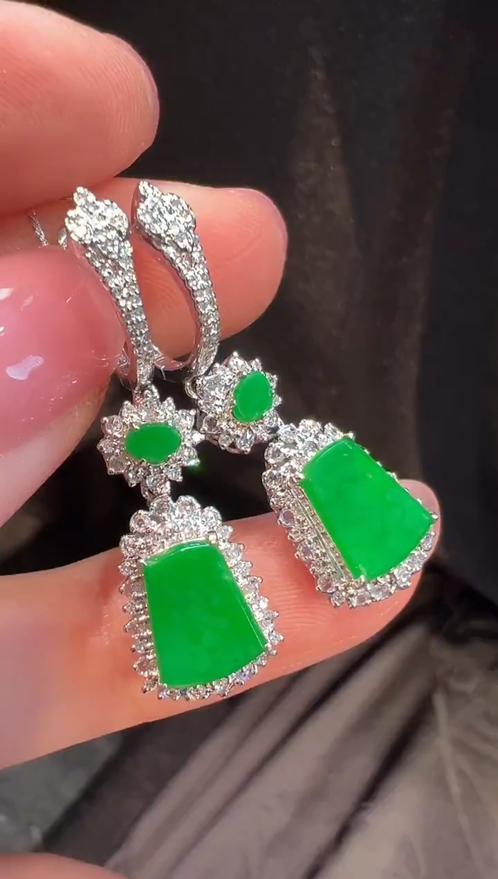 18K金镶嵌翡翠耳饰L6