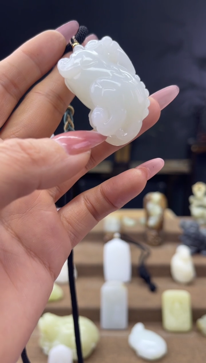 颈饰未镶嵌和田玉1