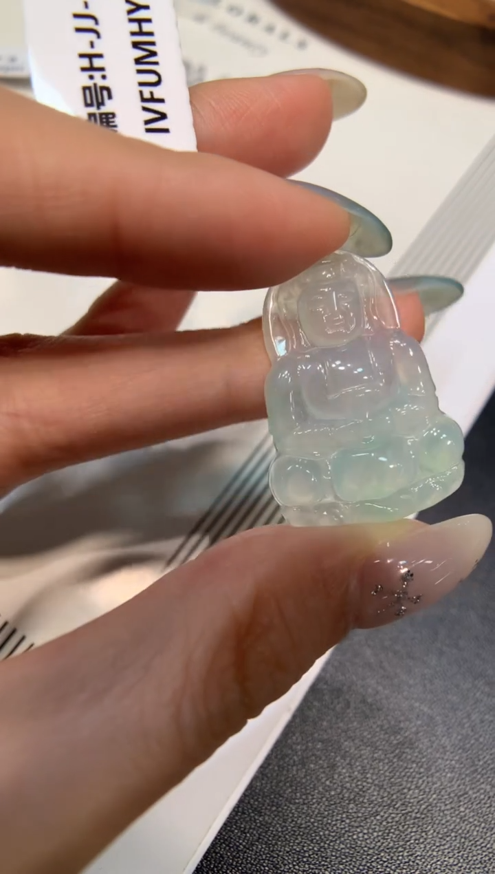 颈饰未镶嵌翡翠观音