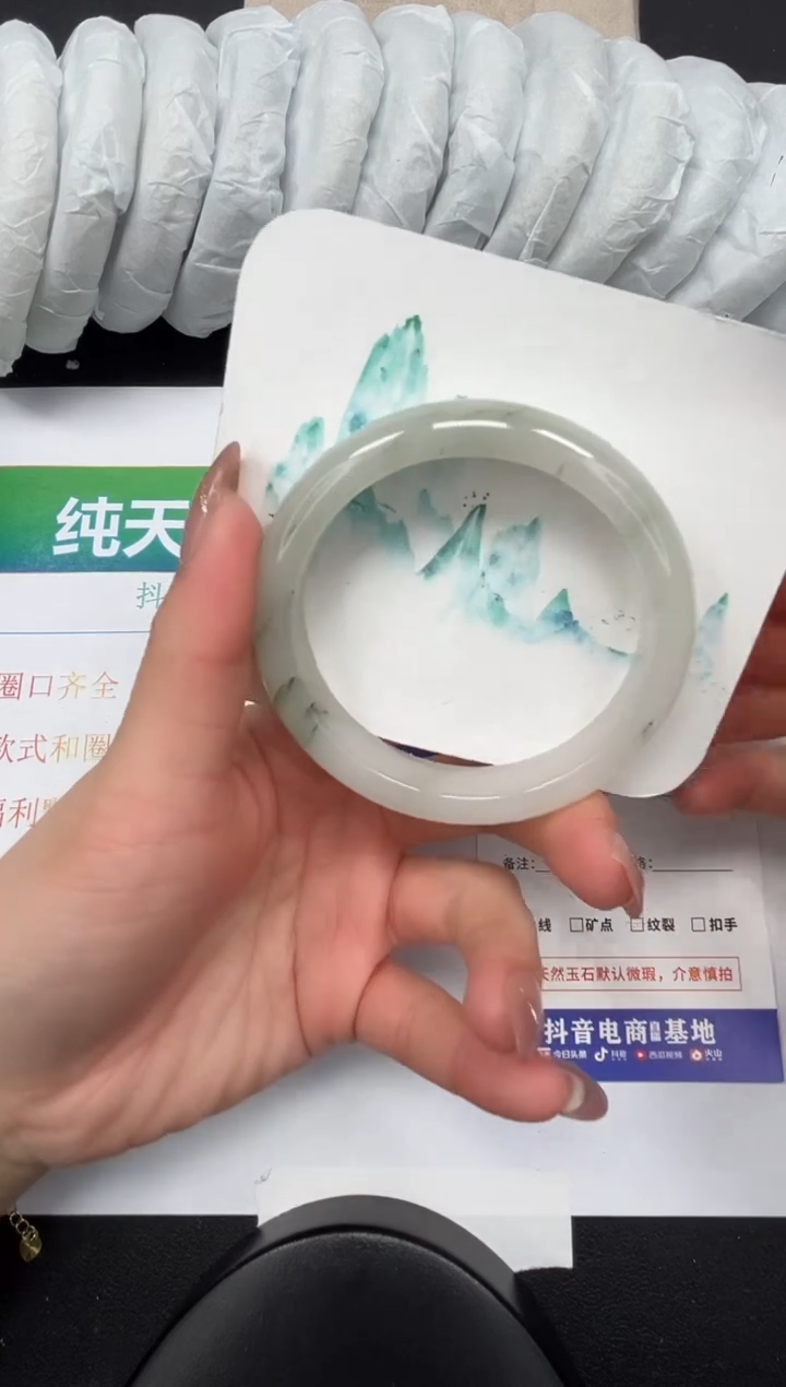 【闪购商品】石英质玉手镯未镶嵌82-58.1