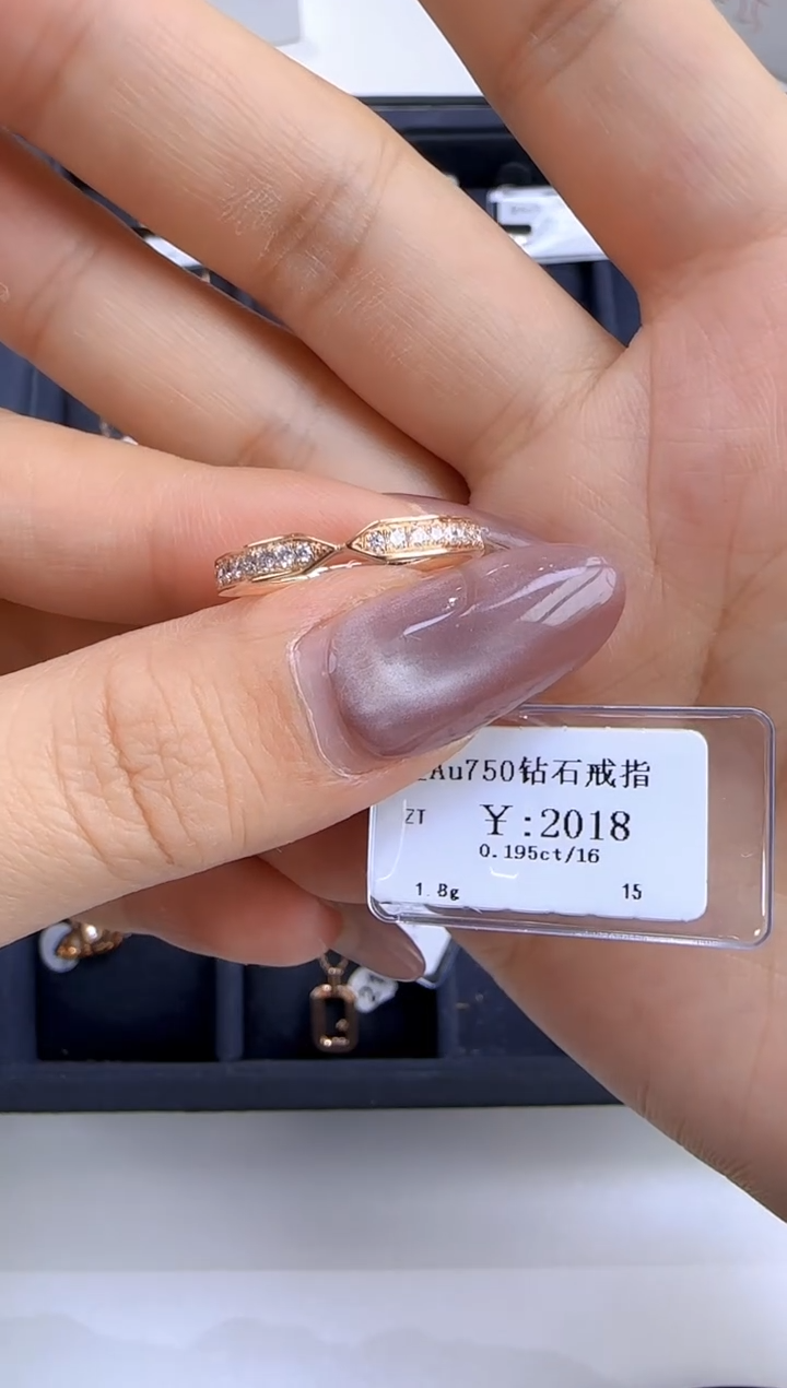 【闪购商品】钻石戒指/指环18K金镶嵌181800